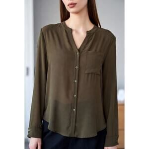 H&M Dark Green Long Sleeve Button Blouse V-Neck Size US 2 / EUR 32